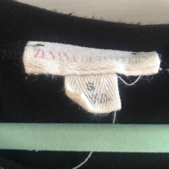 casual black t-shirt - Picture 3 of 3